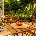 فندق مبيت وإفطار Chill Garden Experience سان بيترو في بيفانا